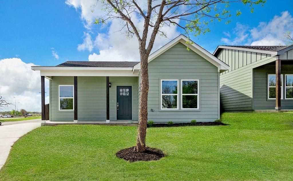 1840 E Broadway Avenue, Fort Worth, TX 76104 Main Photo