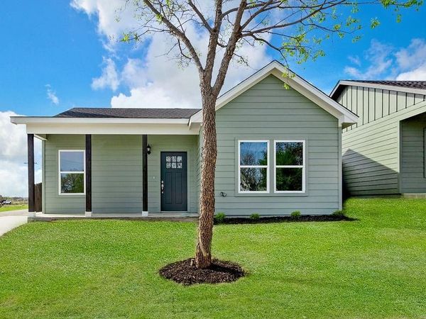 1840 E Broadway Avenue, Fort Worth, TX 76104