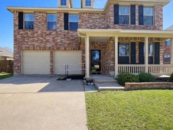 2835 Park Springs Drive, Grand Prairie, TX 75052