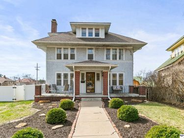 102 N 55 Street, Omaha, NE 68132