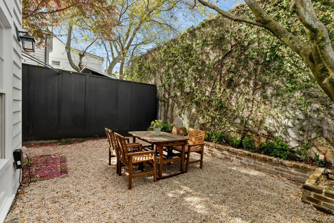 17 Anson Street Photo 52