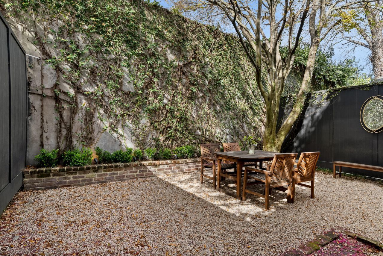 17 Anson Street Photo 53