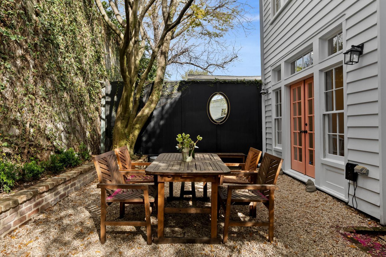 17 Anson Street Photo 54