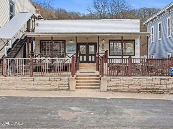 40 S 2ND STREET, Hartsburg, MO 65039