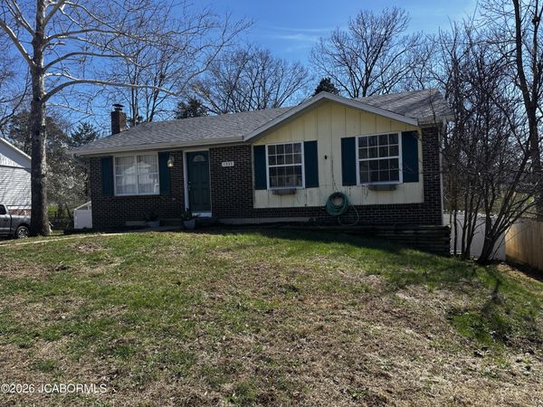 1335 GRANDVIEW DRIVE, Jefferson City, MO 65109