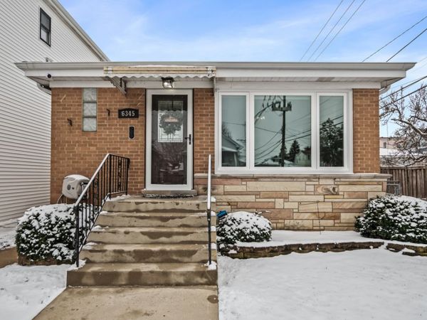 6345 W Warwick Avenue, Chicago, IL 60634