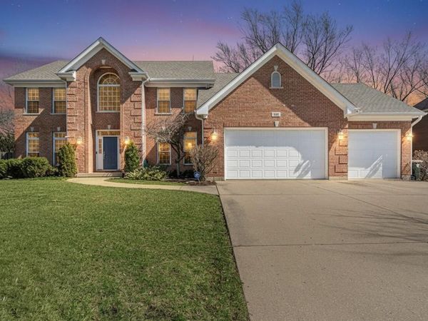 385 N Chalary Court , Palatine, IL 60067