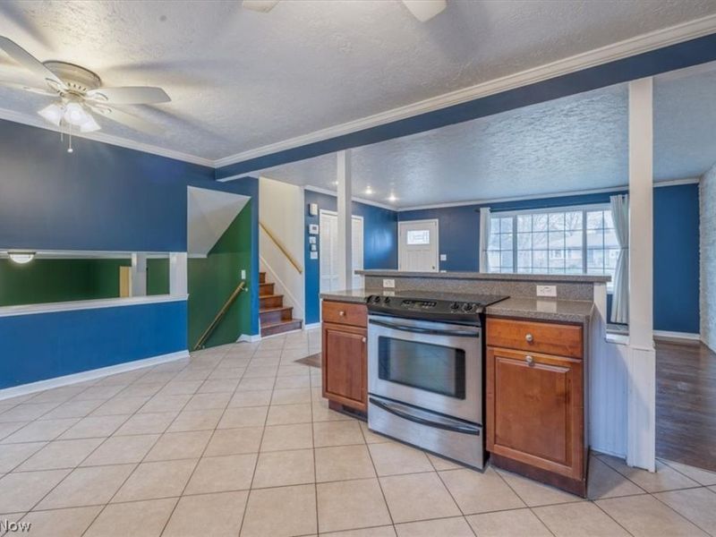 8201 Royalview Drive , Parma, OH 44129 Photo 11