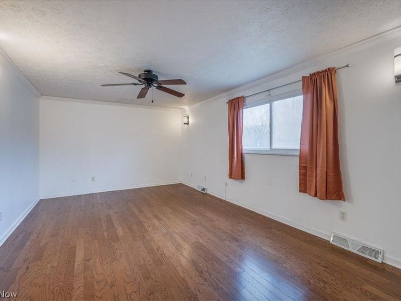 8201 Royalview Drive , Parma, OH 44129 Photo 13