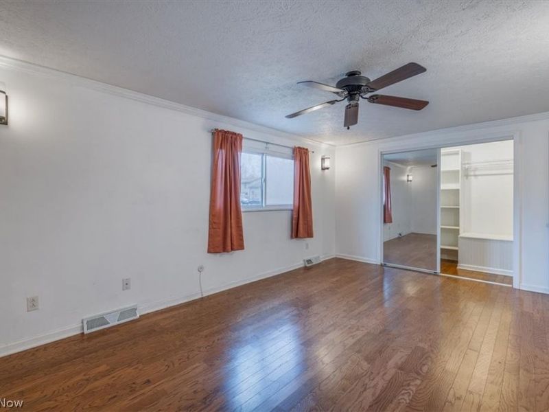 8201 Royalview Drive , Parma, OH 44129 Photo 14