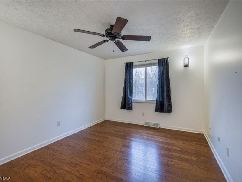 8201 Royalview Drive , Parma, OH 44129 Photo 15