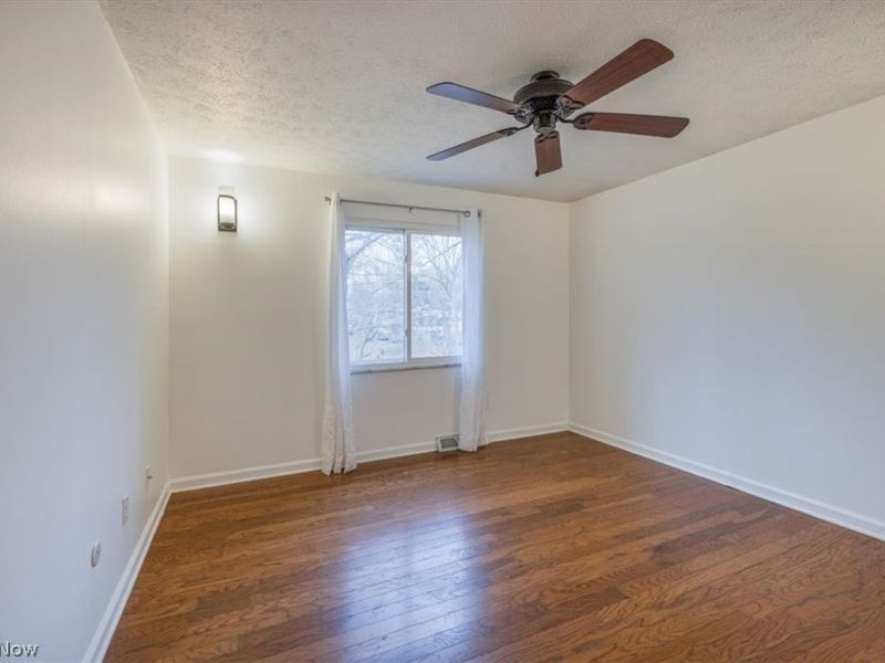 8201 Royalview Drive , Parma, OH 44129 Photo 16