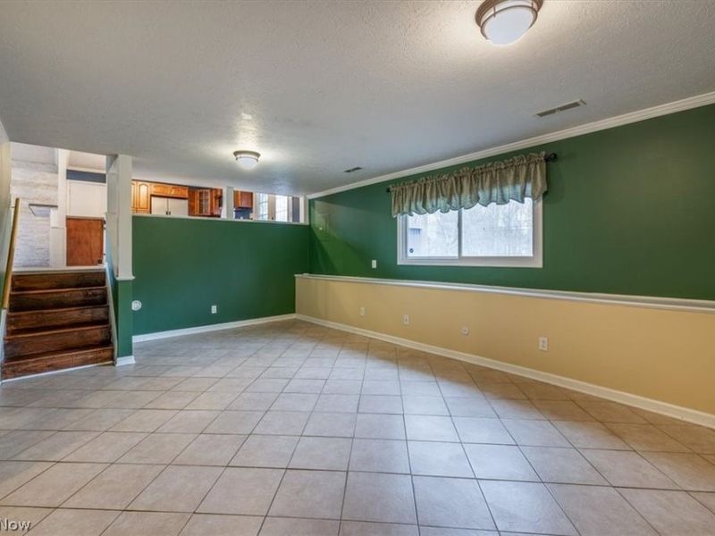 8201 Royalview Drive , Parma, OH 44129 Photo 18