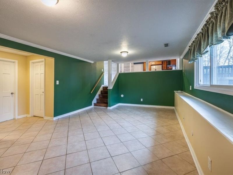 8201 Royalview Drive , Parma, OH 44129 Photo 19