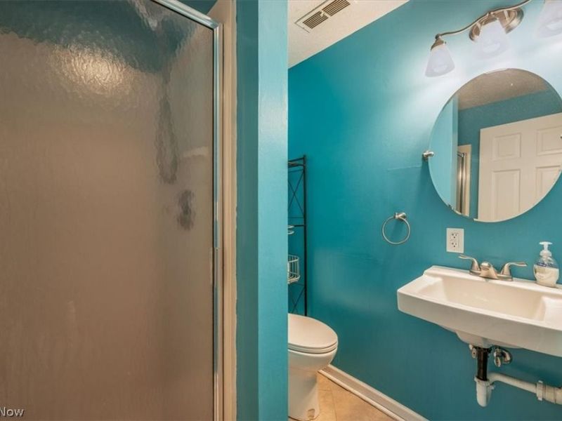 8201 Royalview Drive , Parma, OH 44129 Photo 20