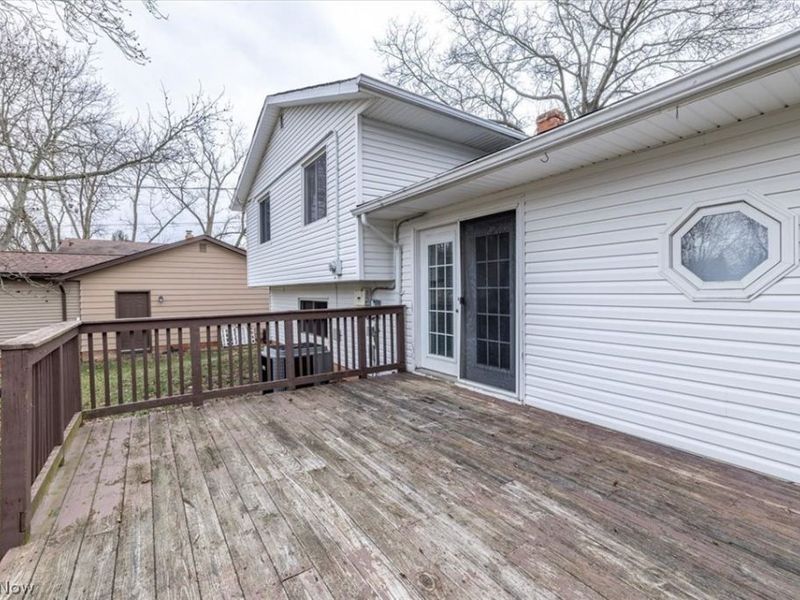 8201 Royalview Drive , Parma, OH 44129 Photo 24