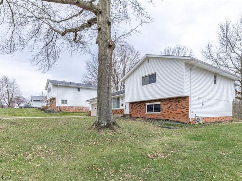 8201 Royalview Drive , Parma, OH 44129 Photo 29