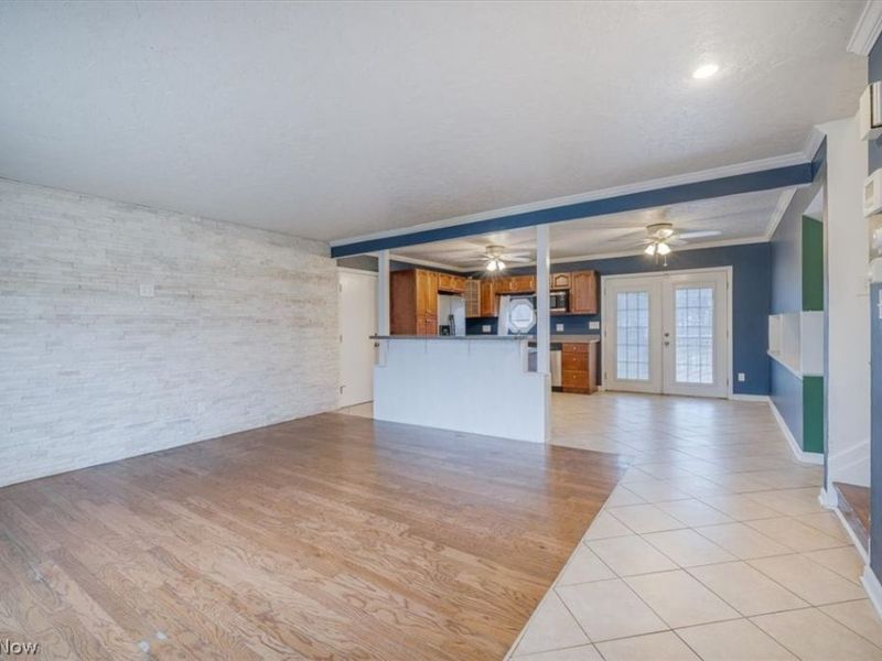 8201 Royalview Drive , Parma, OH 44129 Photo 3