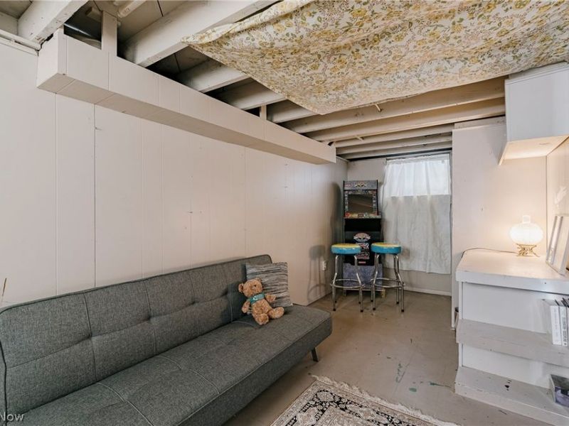 2679 N Bender Avenue , Akron, OH 44319 Photo 25