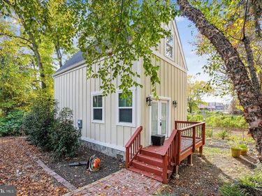 2810 S ARLINGTON RIDGE ROAD, Unit B, ARLINGTON, VA 22202