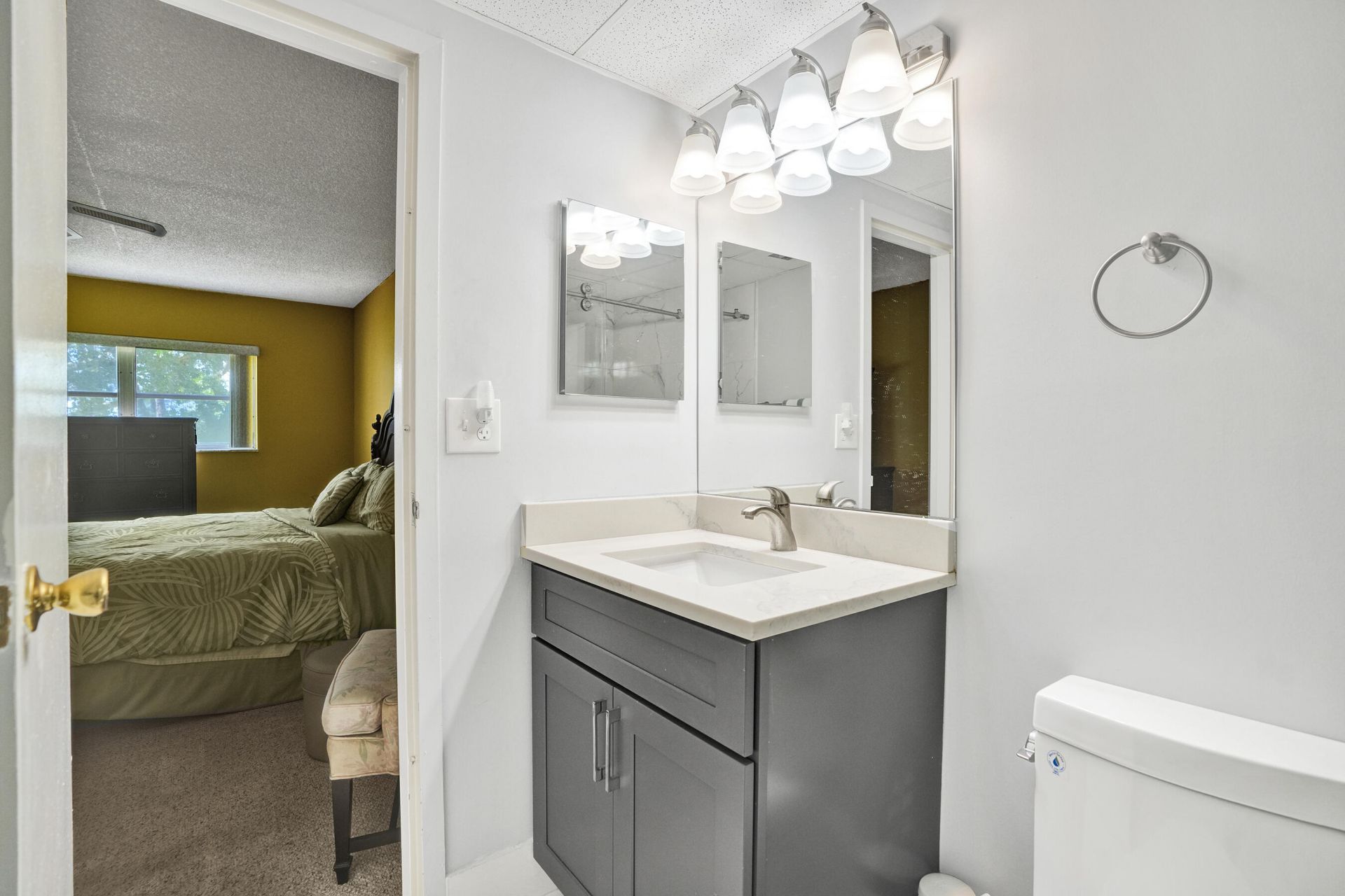 1055 Country Club Drive, Unit 305, Margate, FL 33063 Photo