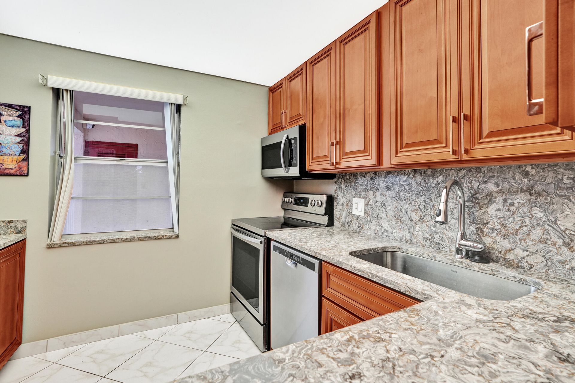 1055 Country Club Drive, Unit 305, Margate, FL 33063 Photo