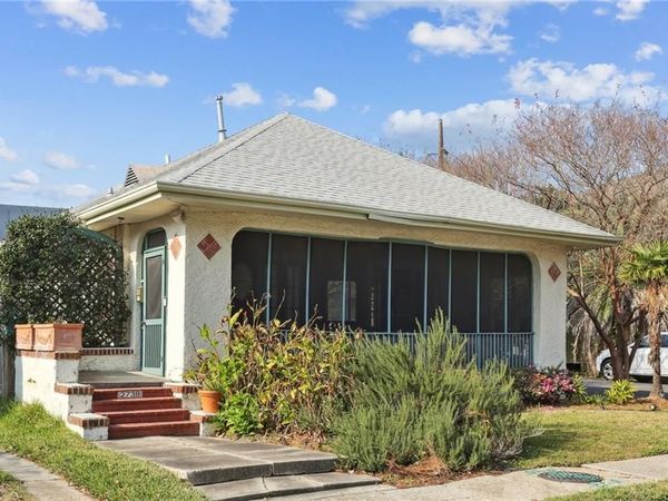 2738 CALHOUN Street , New Orleans, LA 70118