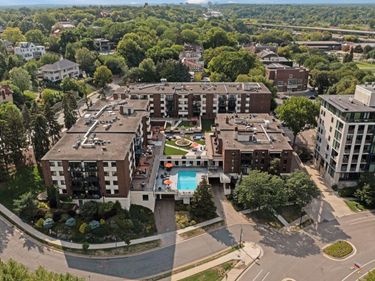 48 Groveland Terrace, Unit B101, Minneapolis, MN 55403