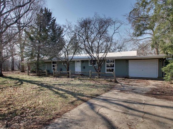 740 EDGEWOOD Drive, Quincy, IL 62301