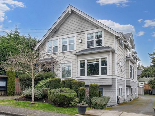 1216 Styles St , Unit D, Victoria, BC V9A 3Z5