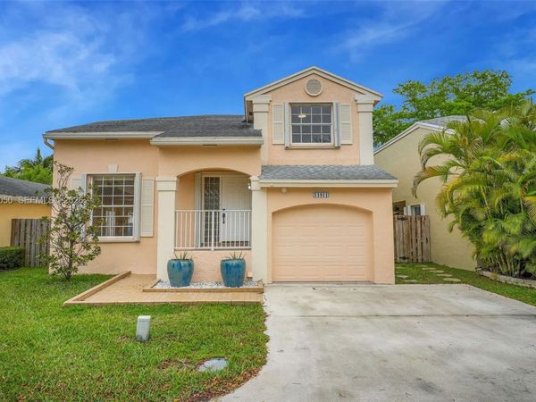 11811 SW 102nd St, Miami, FL 33186