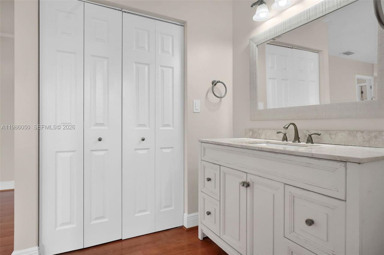 11811 SW 102nd St, Miami, FL 33186 Photo