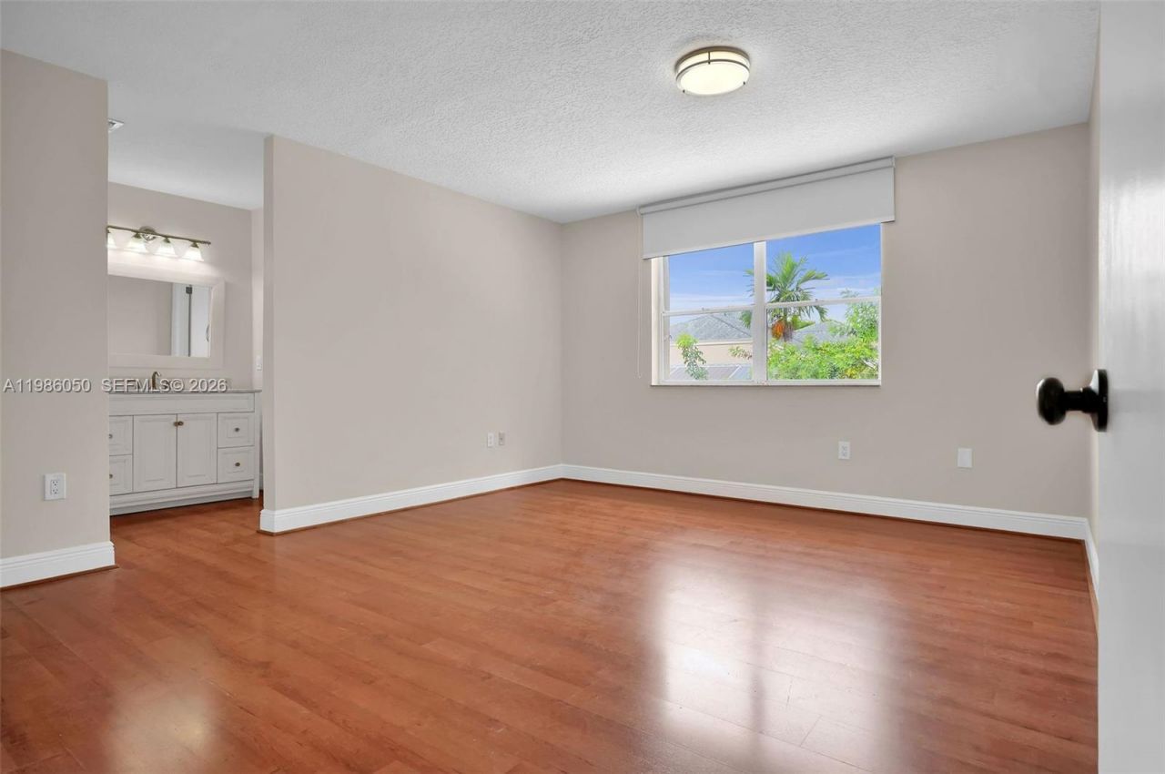 11811 SW 102nd St, Miami, FL 33186 Photo