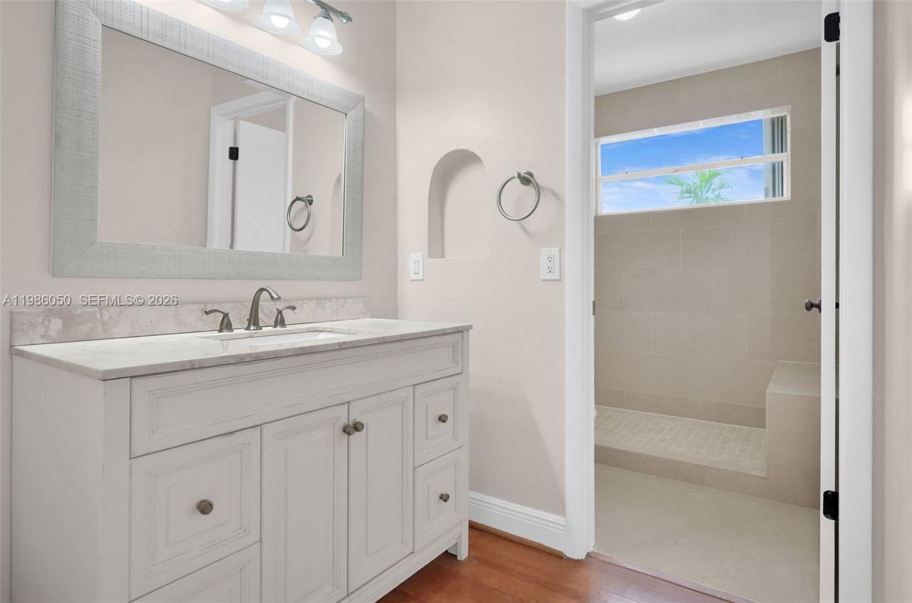 11811 SW 102nd St, Miami, FL 33186 Photo