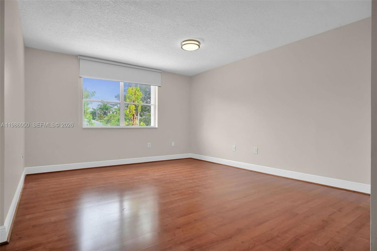 11811 SW 102nd St, Miami, FL 33186 Photo