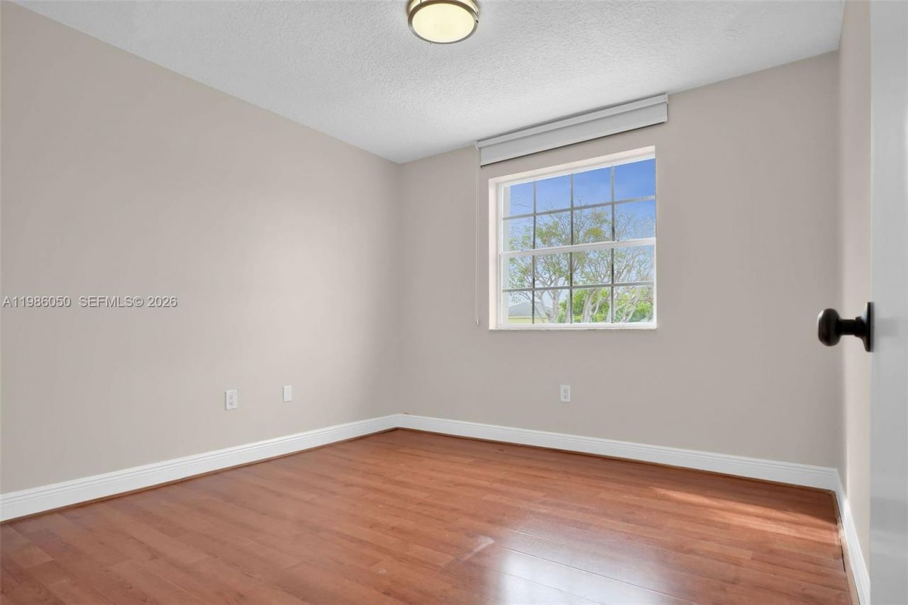 11811 SW 102nd St, Miami, FL 33186 Photo