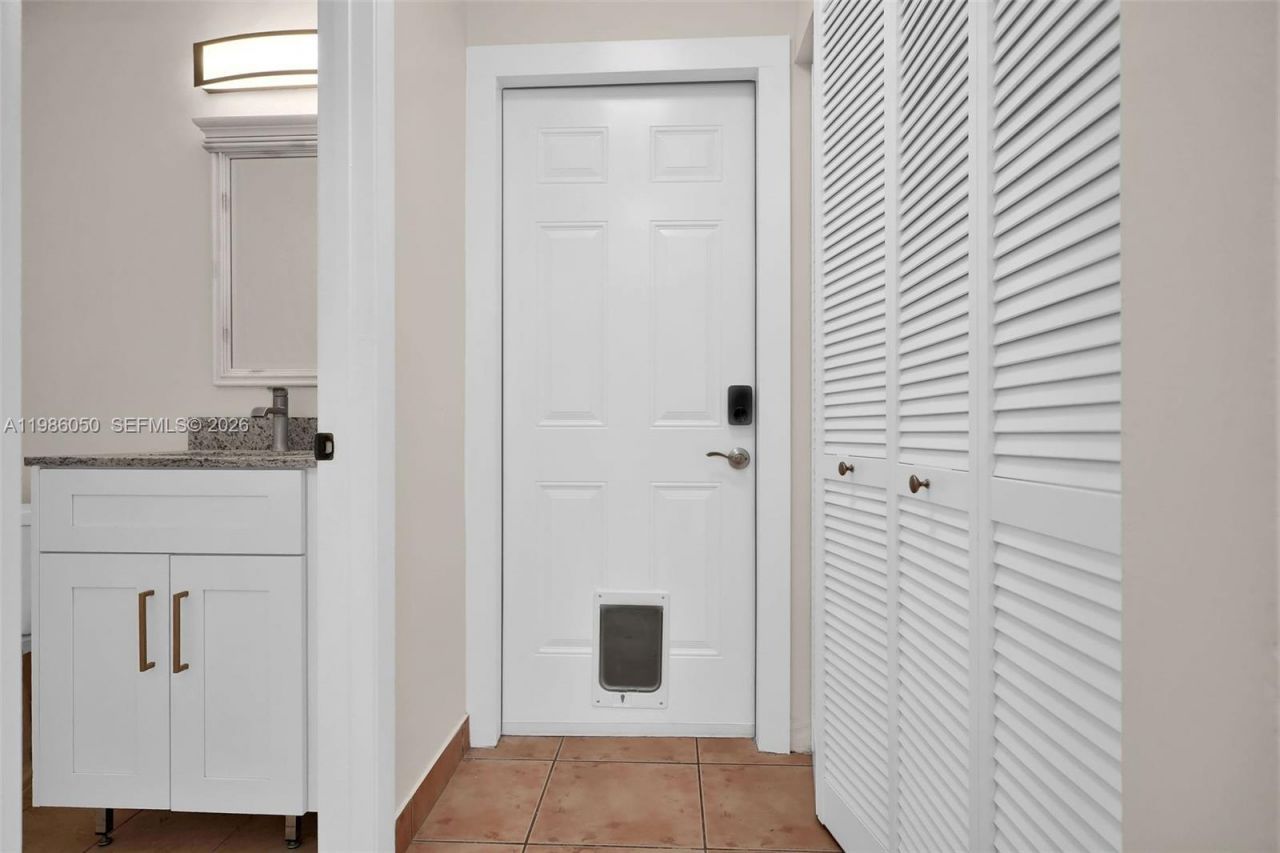 11811 SW 102nd St, Miami, FL 33186 Photo