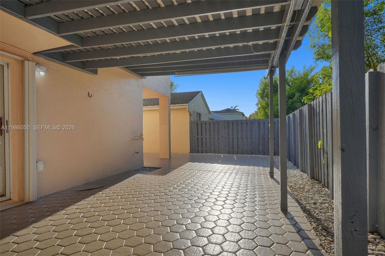 11811 SW 102nd St, Miami, FL 33186 Photo