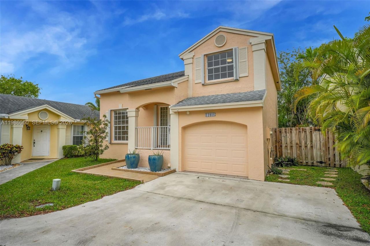 11811 SW 102nd St, Miami, FL 33186 Photo