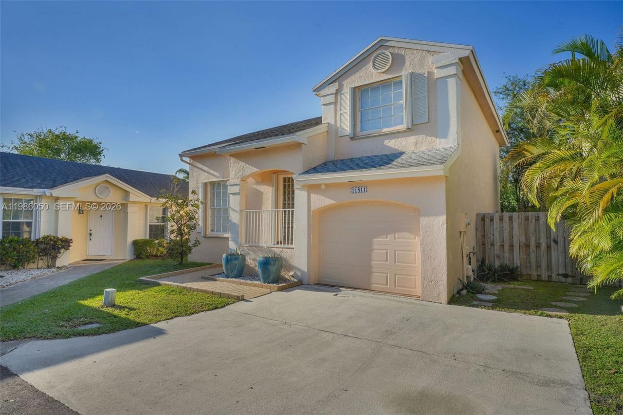 11811 SW 102nd St, Miami, FL 33186 Photo