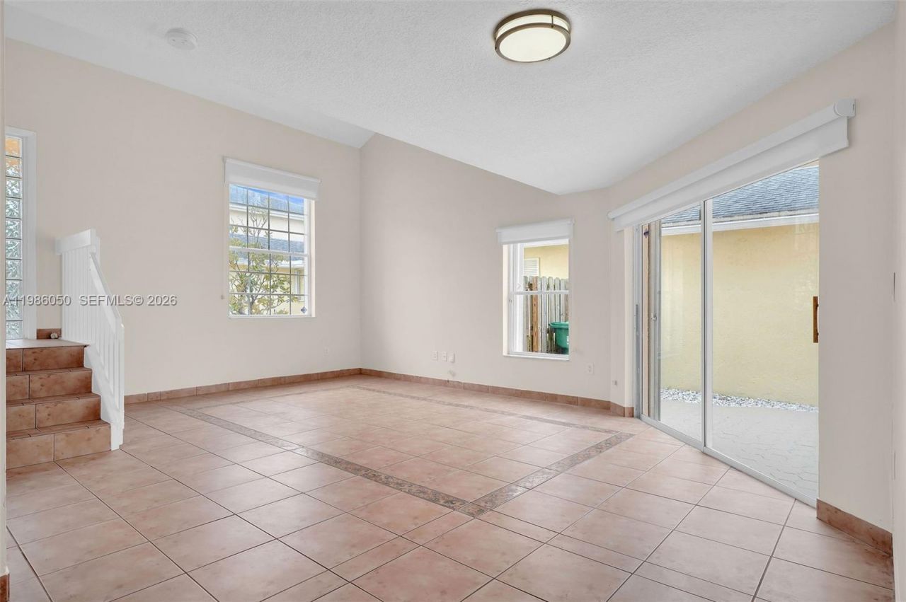 11811 SW 102nd St, Miami, FL 33186 Photo