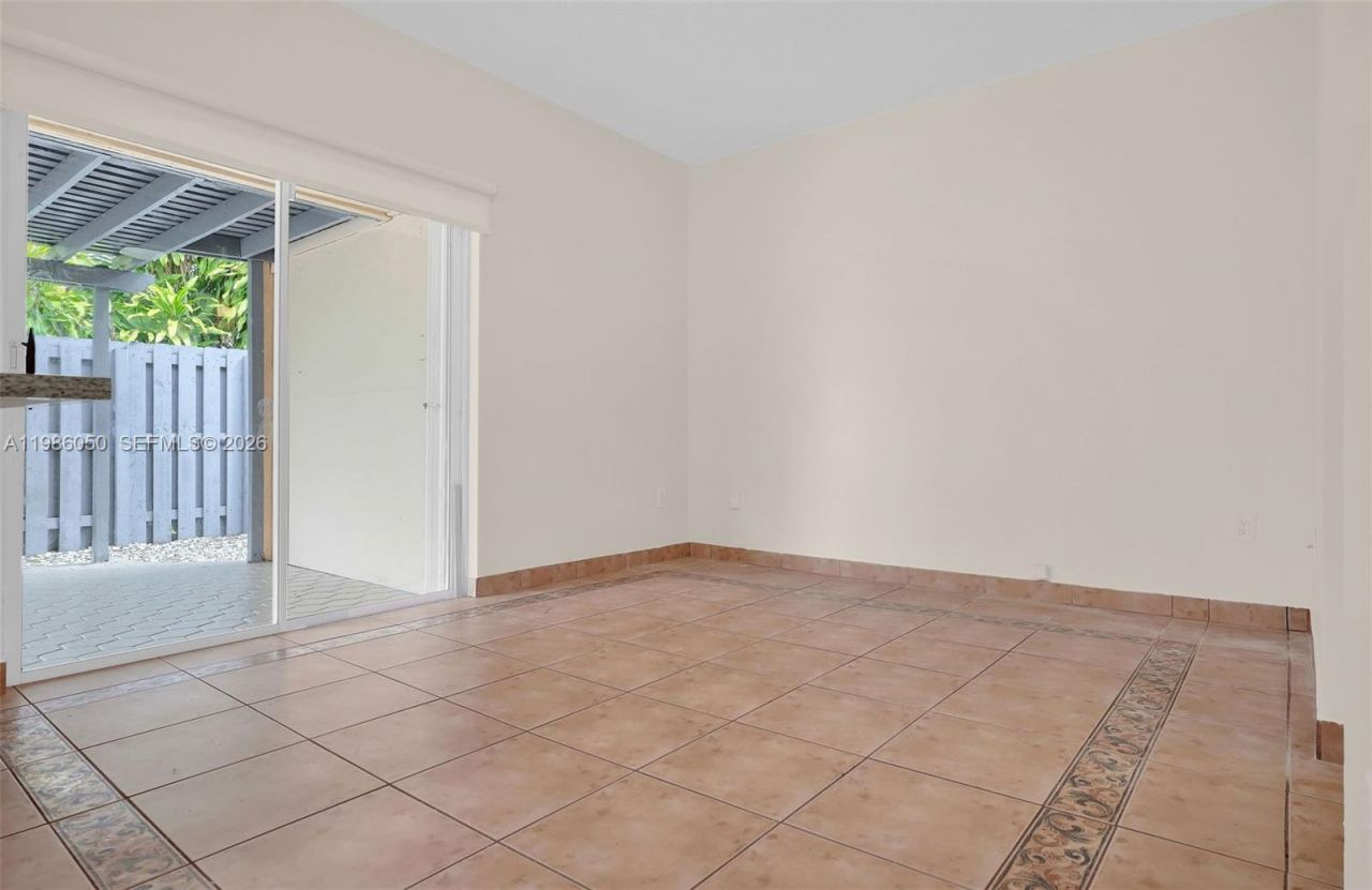 11811 SW 102nd St, Miami, FL 33186 Photo