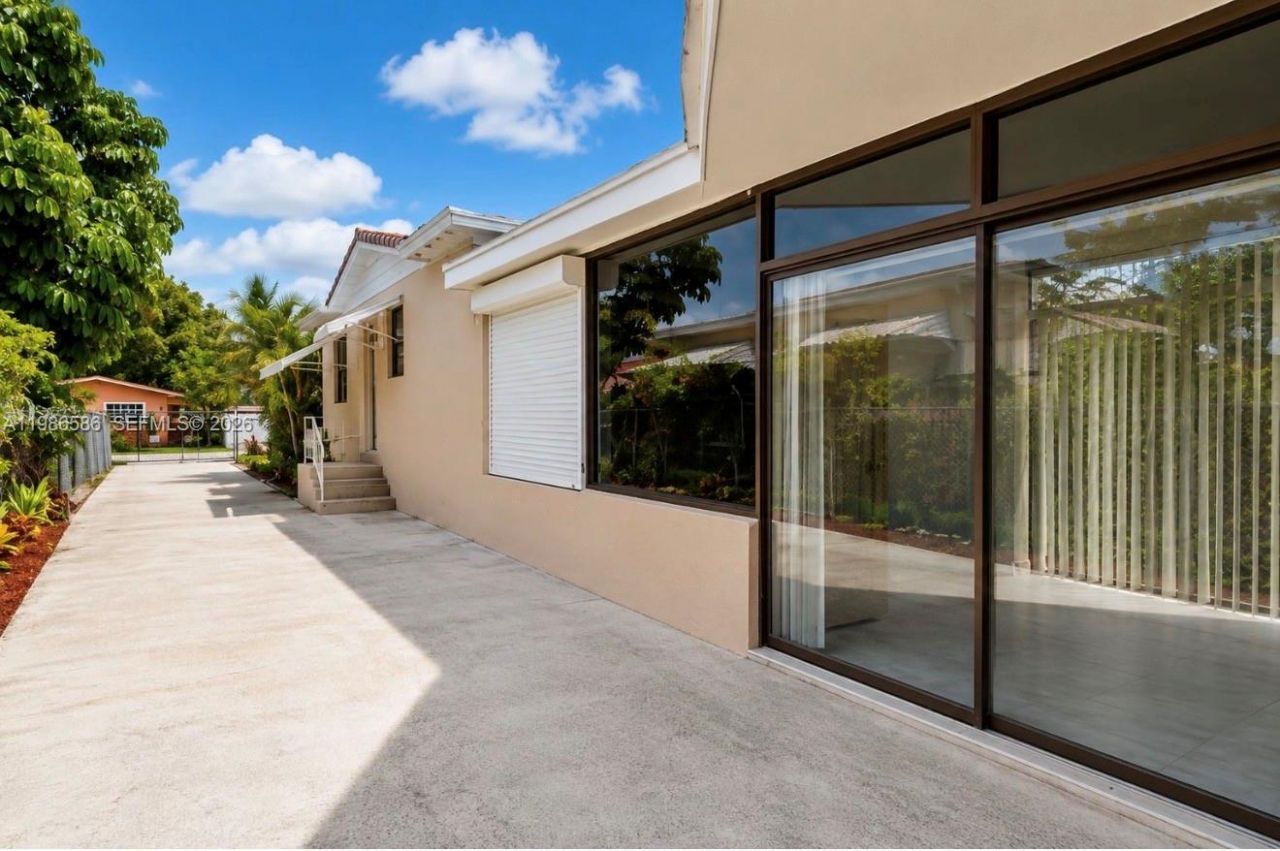 52 E 50th Pl, Hialeah, FL 33013 Photo