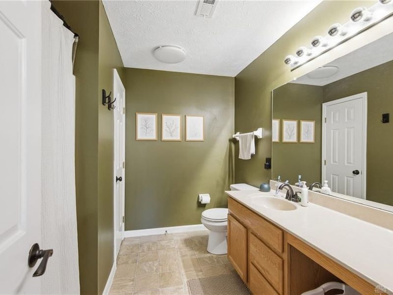 1194 Bugle Bluff Court, Lebanon, OH 45036 Photo 17