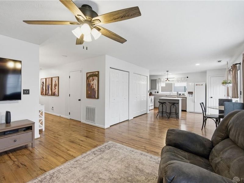 1194 Bugle Bluff Court, Lebanon, OH 45036 Photo 5