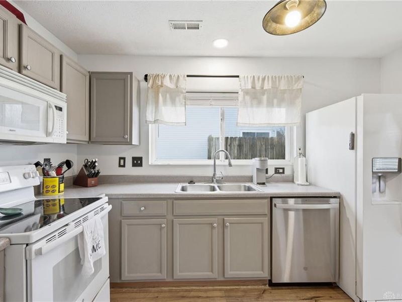 1194 Bugle Bluff Court, Lebanon, OH 45036 Photo 8