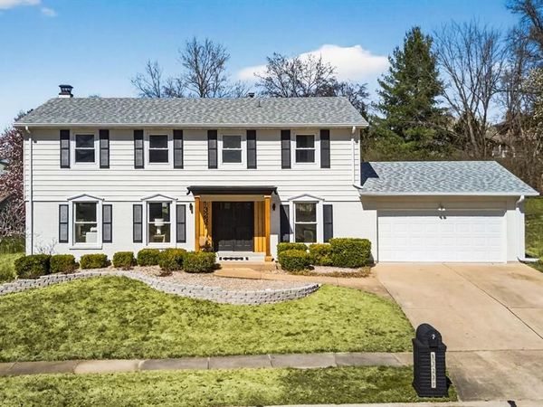 13237 Fairoyal Drive, Des Peres, MO 63131