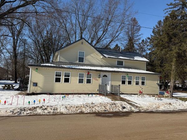 N4915 STATE STREET, Leopolis, WI 54948
