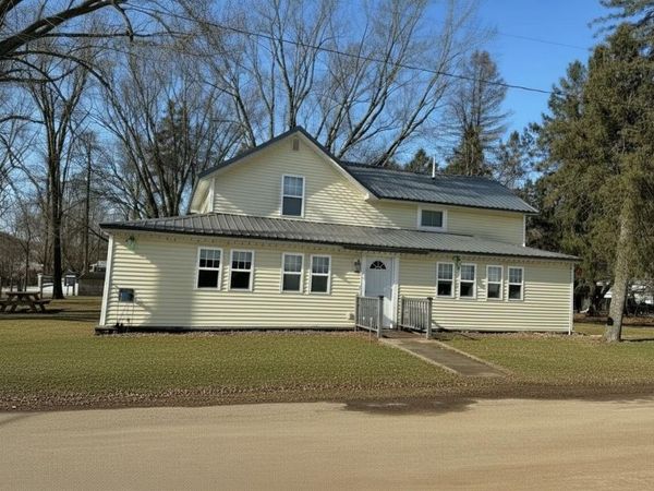 N4915 STATE STREET, Leopolis, WI 54948