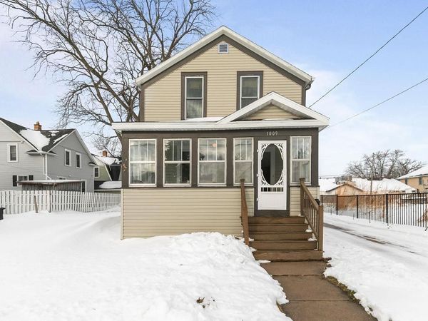 1009 JEFFERSON STREET, Oshkosh, WI 54901